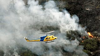 Ein Heli-Torch" im Einsatz im kalifornischen Malibu November 2007