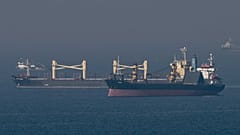 Ukrayna tahılı taşıyan kargo gemisi İstanbul'un kuzeyindeki Kumköy açıklarında, 2 Kasım 2022