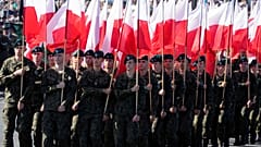 Önkéntes lengyel katonák a lengyel hadsereg napján, augusztus 15-én