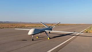 İran yeni gelişmiş dron ürettiğini duyurdu