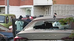 تضرر سيارة إثر إسقاط روسيا مسيرتان قرب موسكو. 2023/08/22