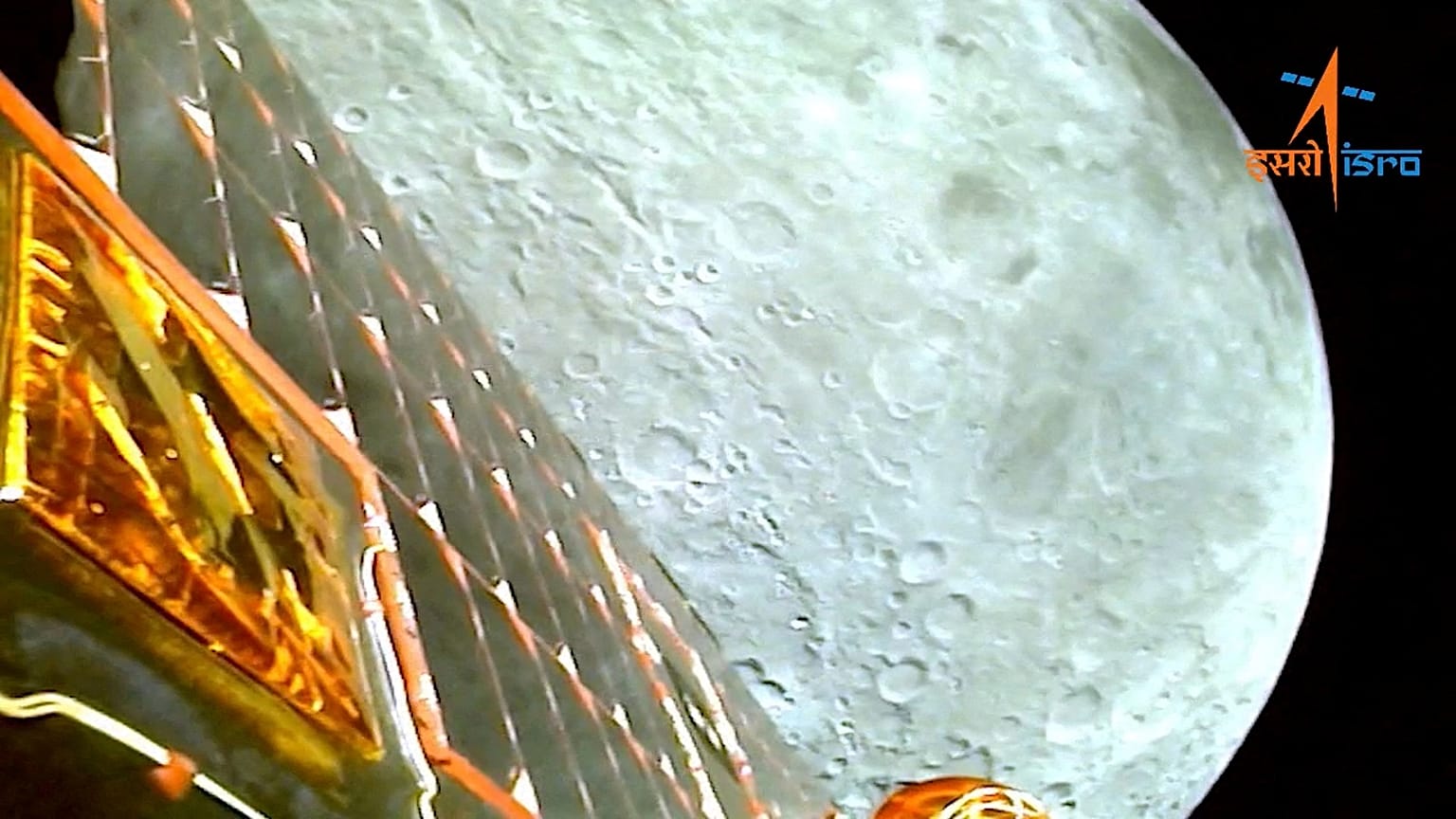 Vue de la lune par l'atterrisseur Chandrayaan-3 lors de l'insertion en orbite lunaire le 5 août 2023 dans cette capture d'écran d'une vidéo publiée le 6 août 2023.