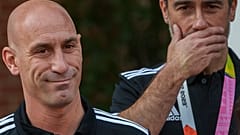 Spaniens Verbandschef Luis Rubiales neben Cheftrainer des Frauenteams Jorge Villa 