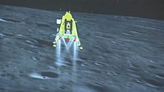 Hindistan'dan tarihi uzay adımı: Chandrayaan-3, Ay'ın güney kutbuna indi