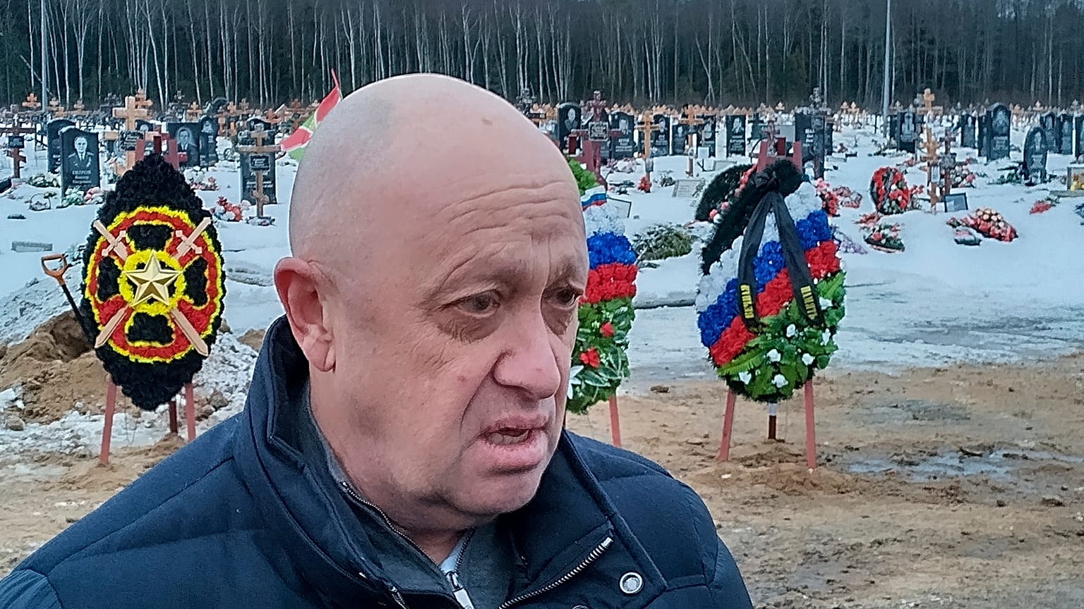 Prigozsin egy katonai temetőben