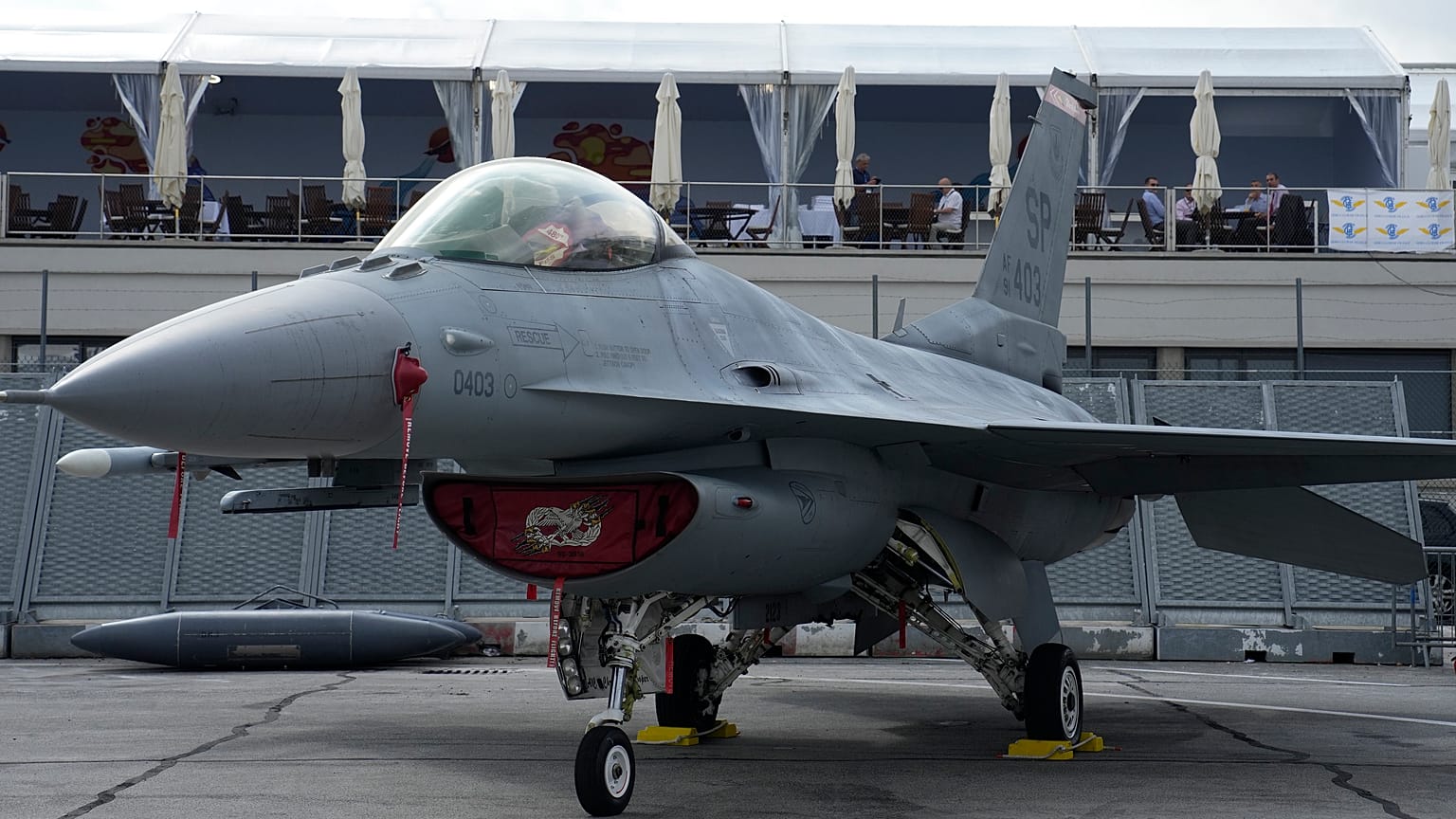 Истребитель F-16 ВВС США
