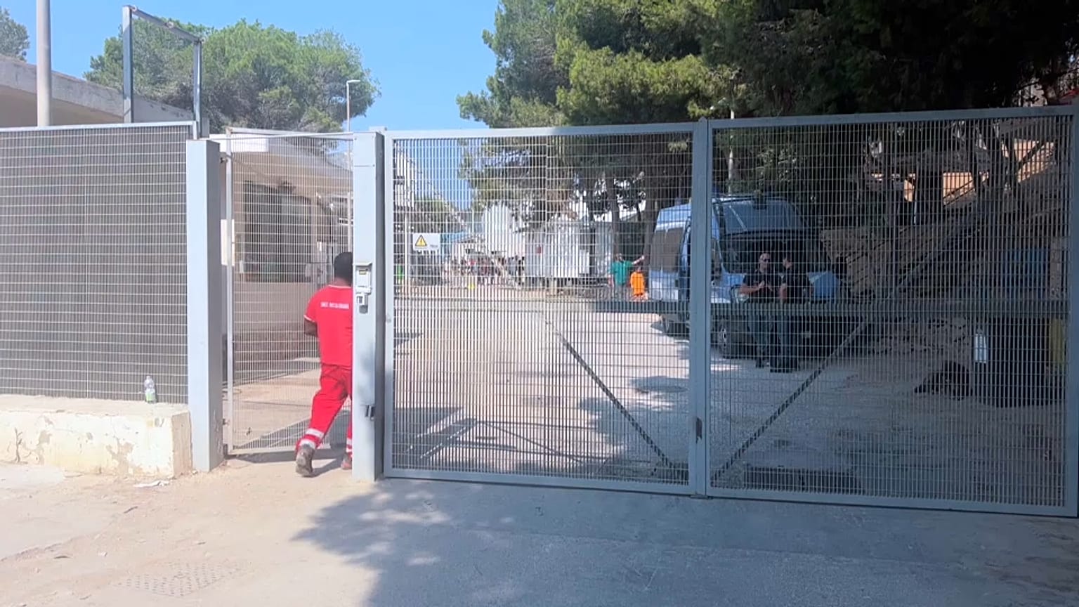 Centro de acolhimento da Cruz Vermelha Italiana em Lampedusa.