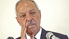 الصحفي اللبناني طلال سلمان خلال مؤتمر في بيروت