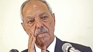 الصحفي اللبناني طلال سلمان خلال مؤتمر في بيروت