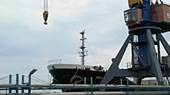 Ein Schiff im Hafen von Odessa, 29. Juli 2023 