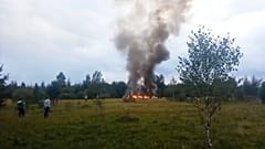 Priogzsin gépének lángoló maradványai