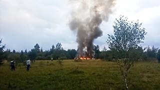 Priogzsin gépének lángoló maradványai