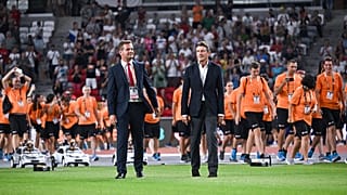 Németh Balázs, a Budapest 2023 Zrt. vezérigazgatója és Sebastian Coe, a Nemzetközi Atlétikai Szövetség elnöke a budapesti Atlétika VB záróünnepségén