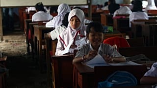 مدرسة أساسية في إحدى ضواحي جاكرتا عاصمة إندونيسيا. 2012/02/01