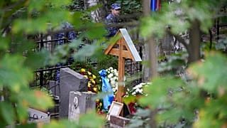 La tombe du chef du groupe Wagner, Evguéni Prigojine, après des funérailles au cimetière de Porokhovskoye à Saint-Pétersbourg, Russie, mardi 29 août 2023.