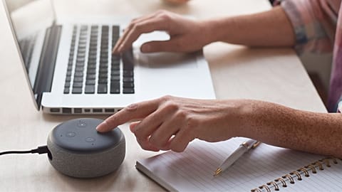 Voice assistants are not reliable sources of information during a health emergency, a study has found