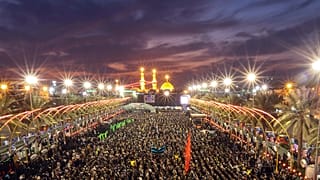 الزوار الشيعة يجتمعون بين مرقد الامام الحسين وضريح الامام العباس