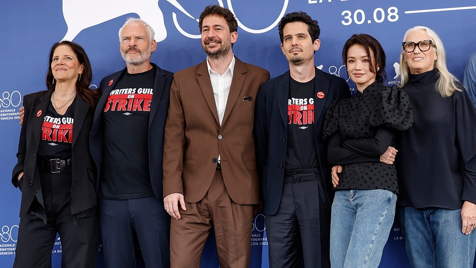 Die Jury in Venedig. Von links nach rechts: Laura Poitras, Martin McDonagh, Santiago Mitre, Damien Chazelle, Shu Qi und Jane Campion