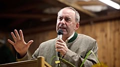 Hubert Aiwanger bezeichnet die Vorwürfe gegen ihn als "Schmutzkampagne"