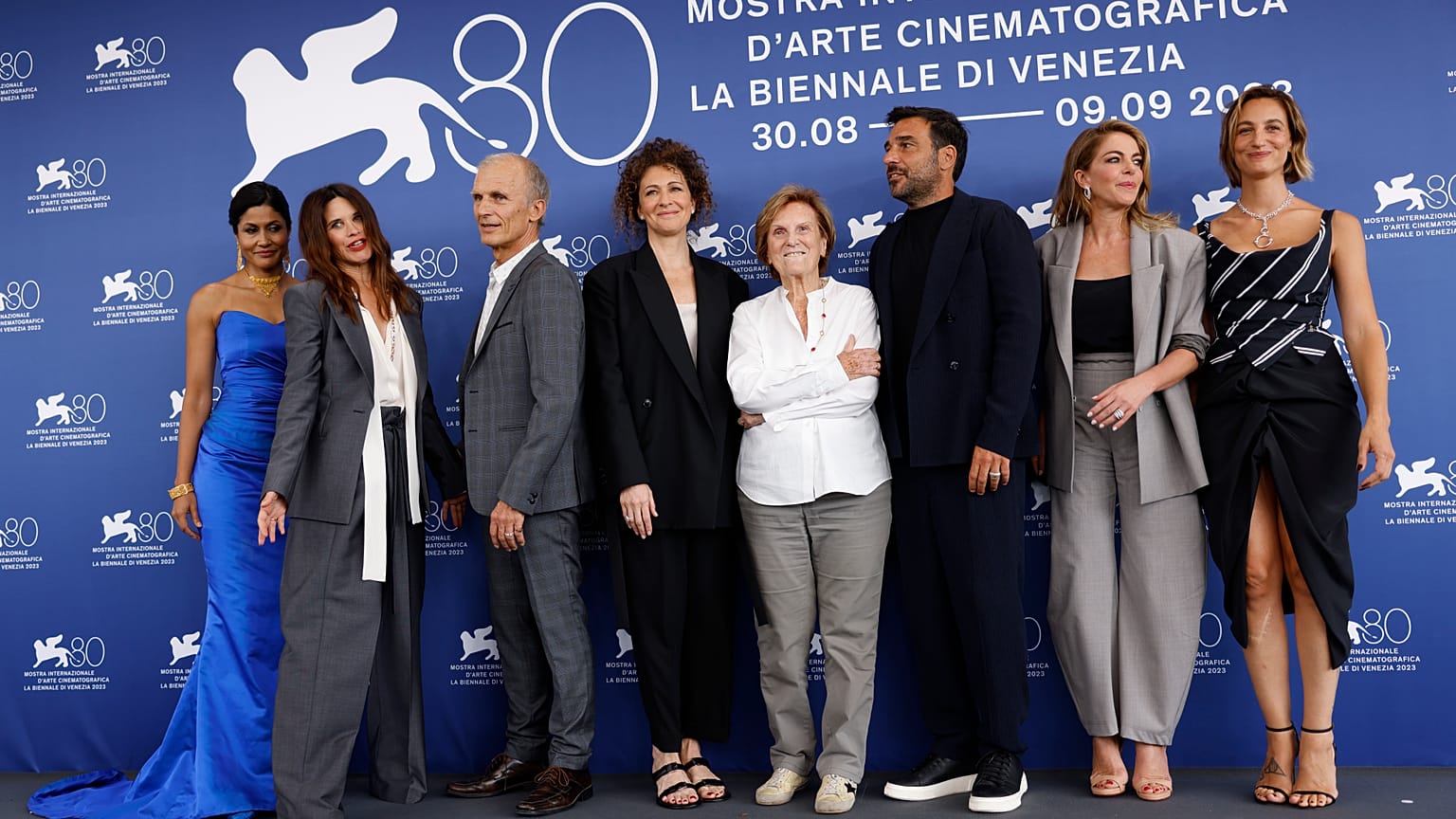 Angeliqa Devi, Valentina Cervi, Richard Sammel, Ksenia Rappoport, la directora Liliana Cavani, Edoardo Leo, Claudia Gerini y Francesca Inaudi en Venecia, Italia, 30/08/2023