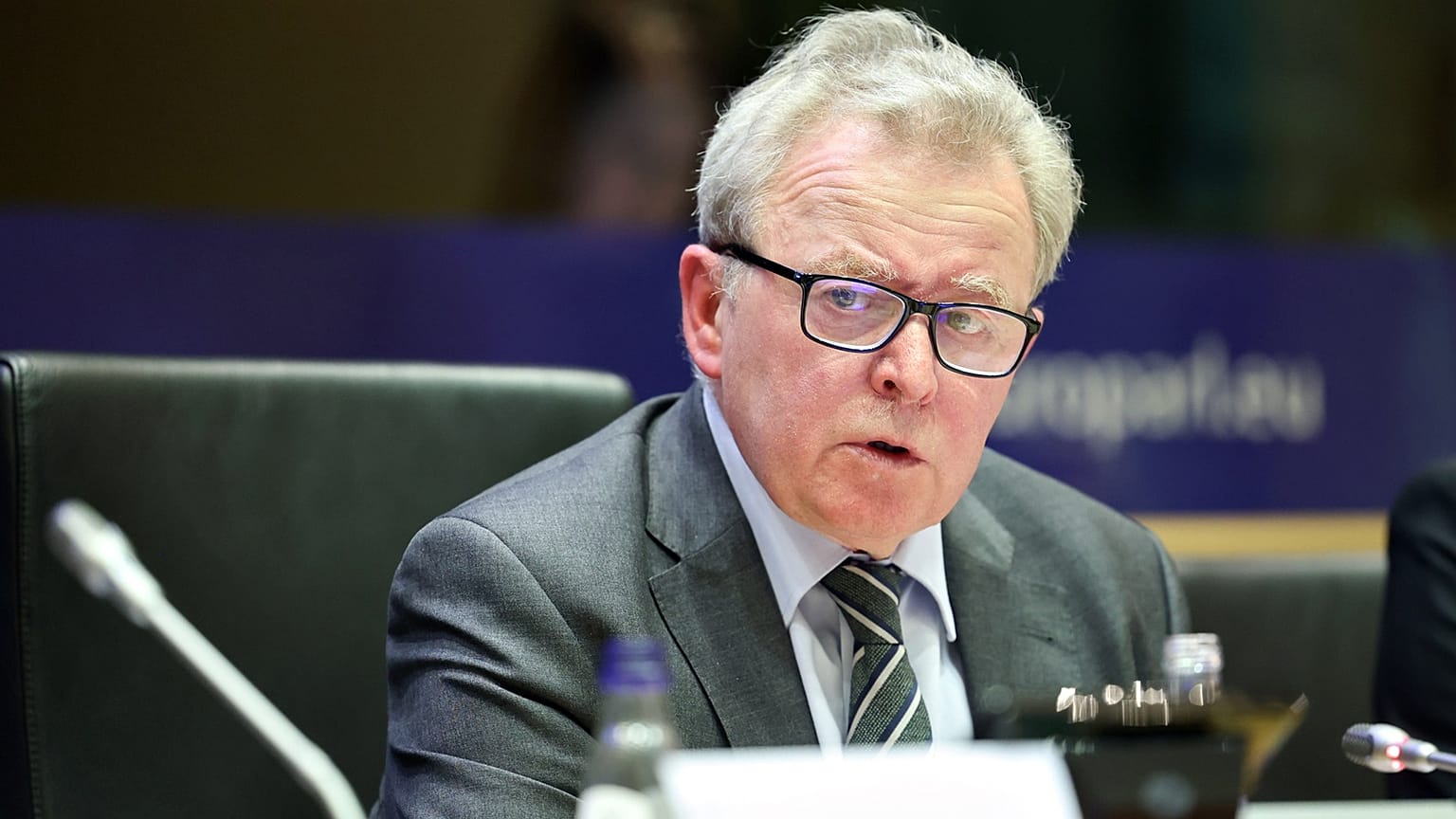 Janusz Wojciechowski, Commissario europeo per l'agricoltura, ha dichiarato ai deputati di essere favorevole all'estensione dei divieti temporanei sul grano ucraino.