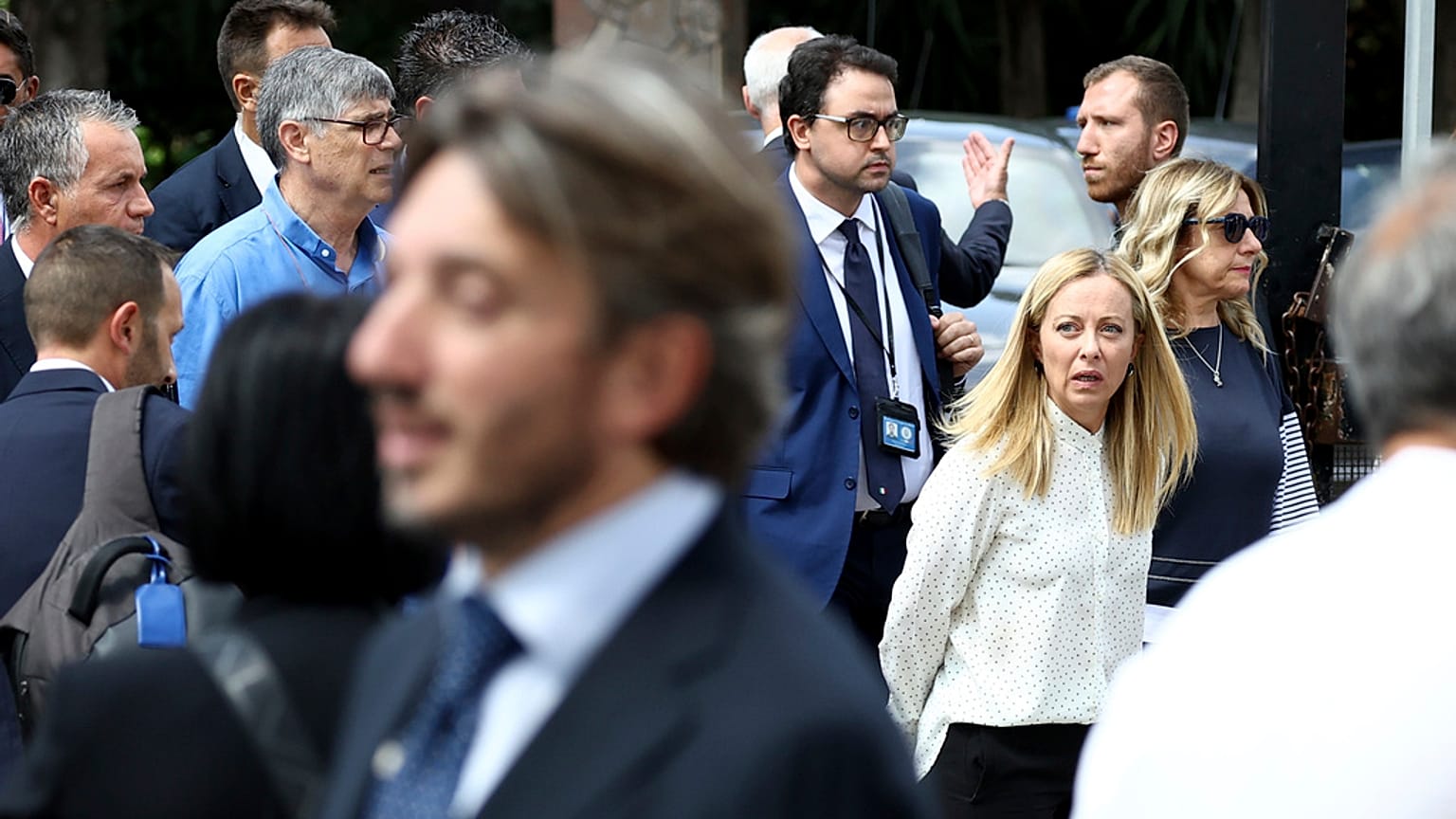 Italiens Regierungschefin Giorgia Meloni in einem Vorort von Neapel