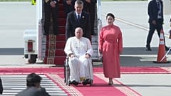 Ferenc őáőa az ulánbátori repülőtéren