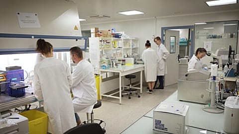 La Comisión Europea aboga por nuevos incentivos para fomentar la investigación farmacéutica