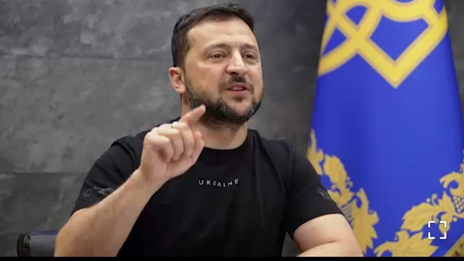 Volodymyr Zelensky in collegamento con il Forum Ambrosetti di Cernobbio. (1.9.2023)