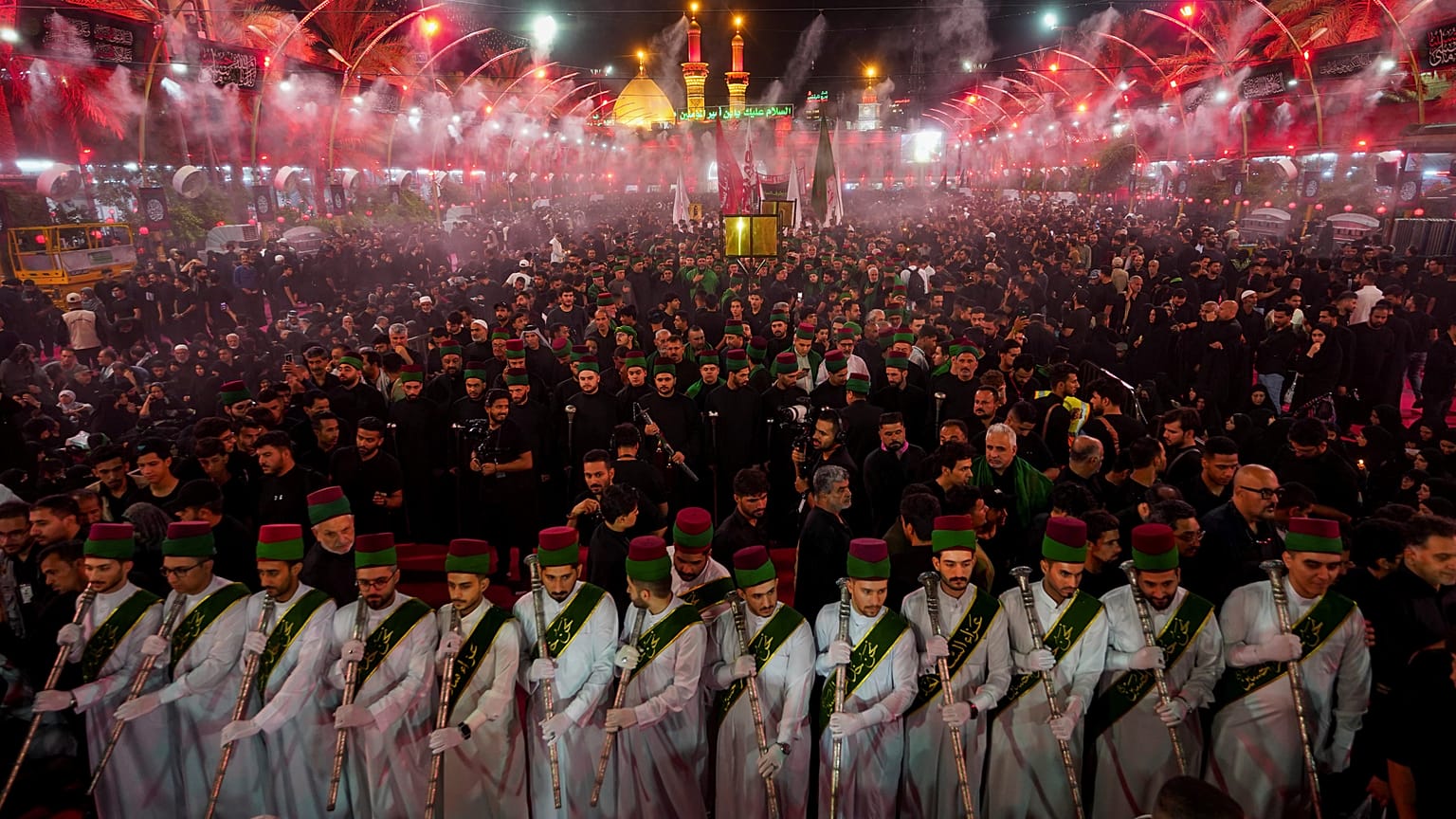 ضريح الإمام الحسين في كربلاء - العراق