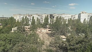 المدرسة المدمرة في خيرسون