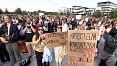 Акция против расизма в центре Хельсинки