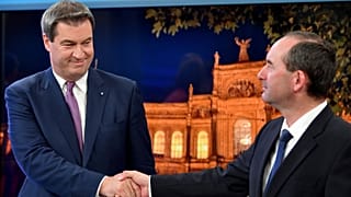 Bayerns Ministerpräsident und CSU-Chef Markus Söder (links) und Bayerns Wirtschaftsminister und Chef der "Freien Wähler", Hunbert Aiwanger