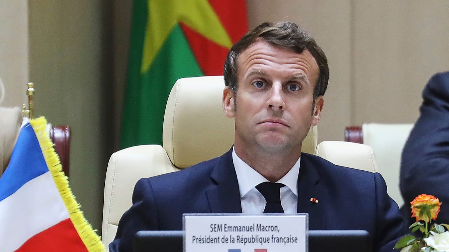 Fransa Cumhurbaşkanı Emmanuel Macron, Sahel Zirvesi'nde konuşurken 