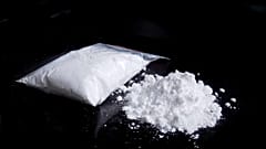 Polvo de mono, también llamado polvo de zombi, es un término argot utilizado en Inglaterra para referirse a esta droga estimulante. 