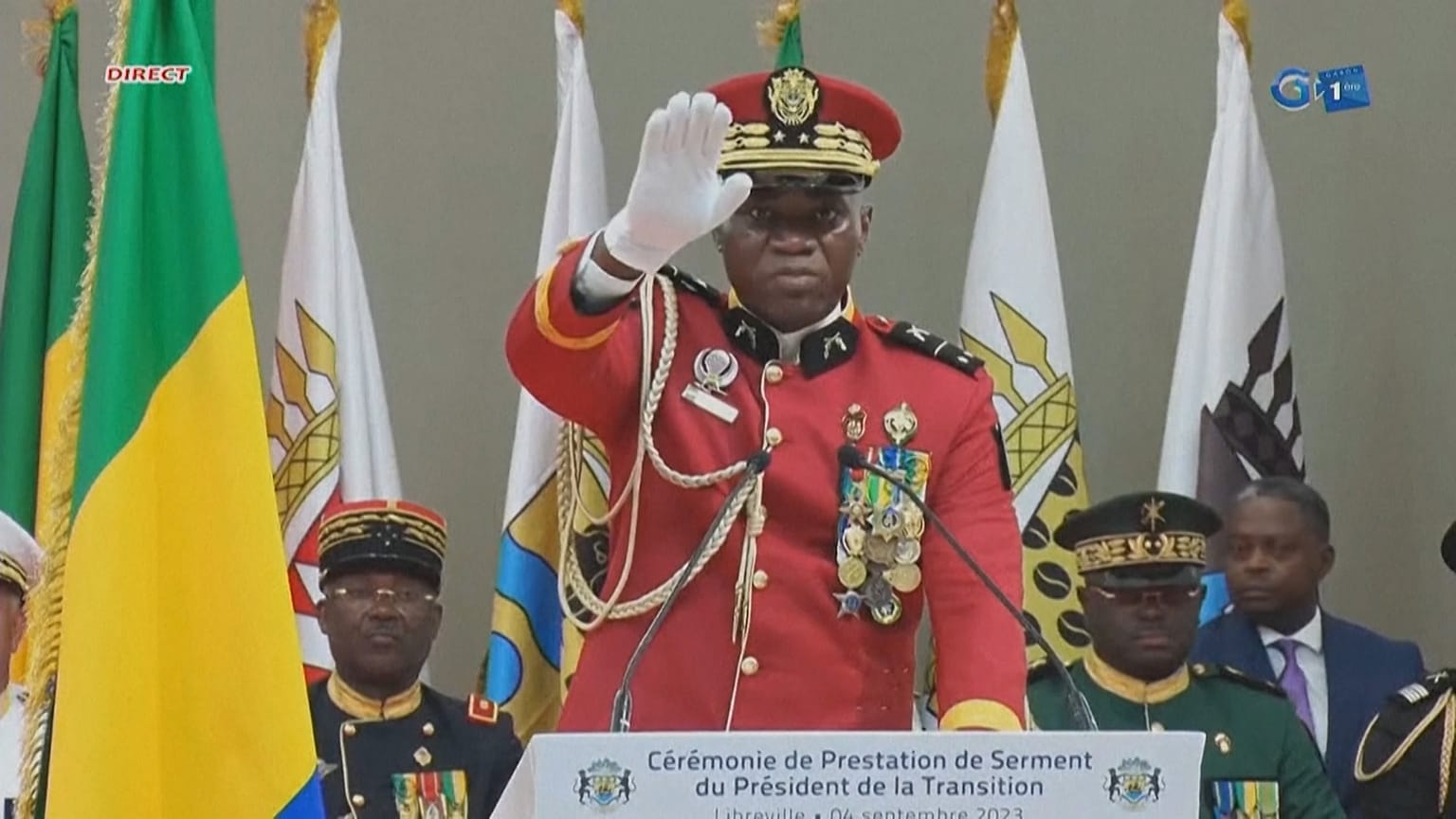 El general Brice Oligui Nguema jura el cargo como "presidente de la transición" de Gabón.