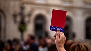 Les rassembements en soutien à la joueur espagnole Jenni Hermoso se multiplient en Espagne.