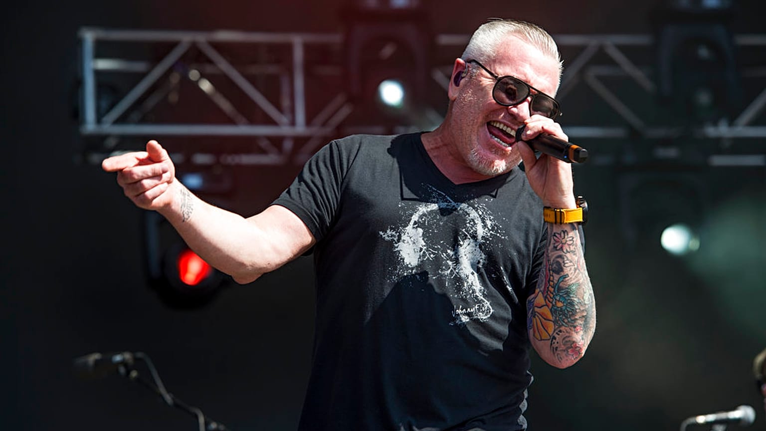 Steve Harwell dos Smash Mouth em concerto nos EUA, em 2017