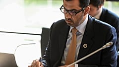 El sultán Al Jaber asiste a la Conferencia de Bonn sobre el Cambio Climático en Bonn, Alemania, el 8 de junio de 2023.