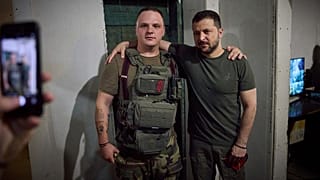 El presidente Zeleski durante su visita al frente ucraniano