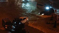 مياه الأمطار تغرق شوارع مدينة اسطنبول. 2023/09/05