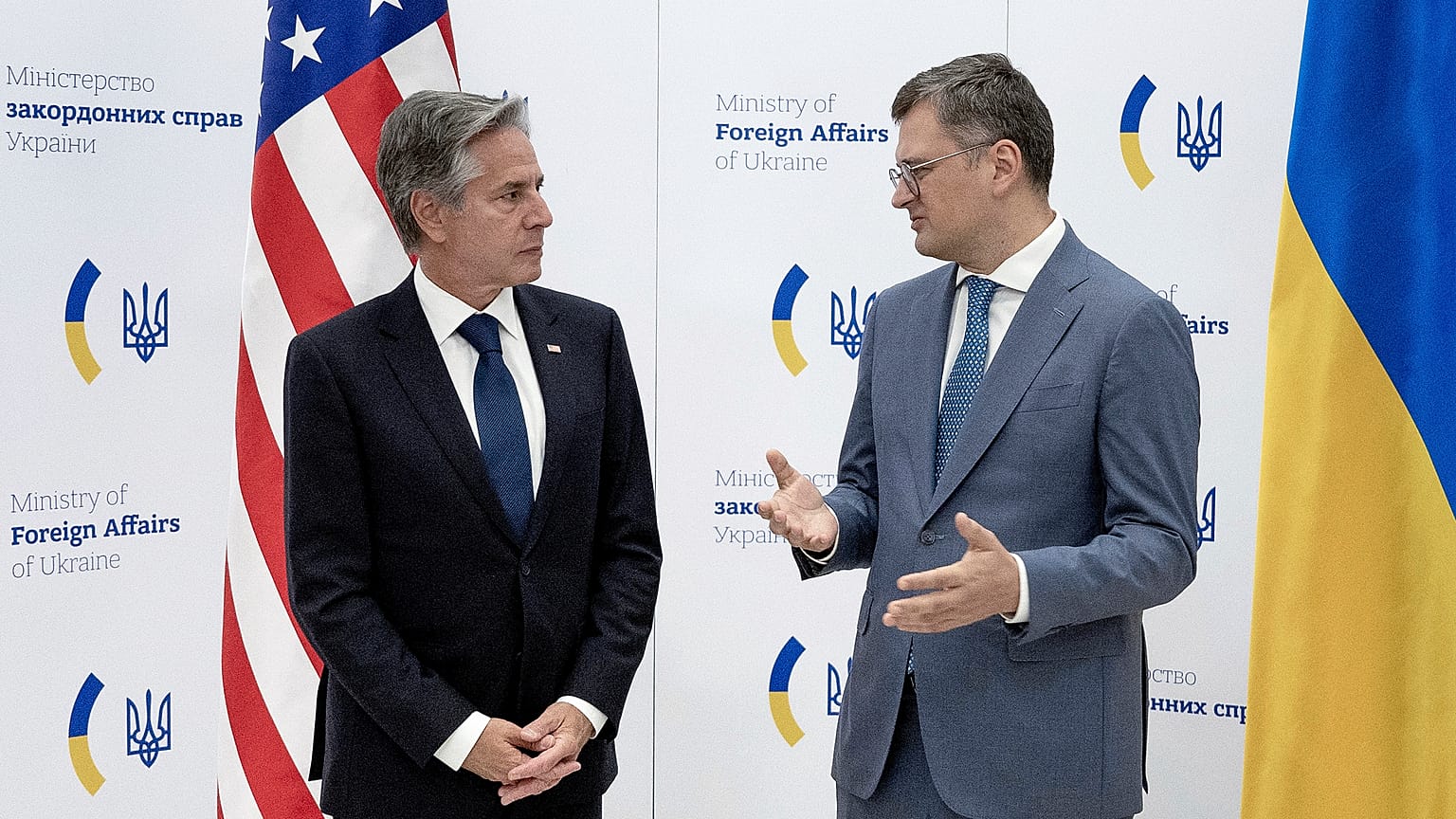 El ministro ucraniano de Asuntos Exteriores, Dmytro Kuleba y el secretario de Estado estadounidense, Antony Blinken, en Kiev, Ucrania, el miércoles 6 de septiembre de 2023.