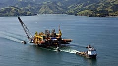 Brezilya'da bir petrol çıkarma platformu (arşiv)