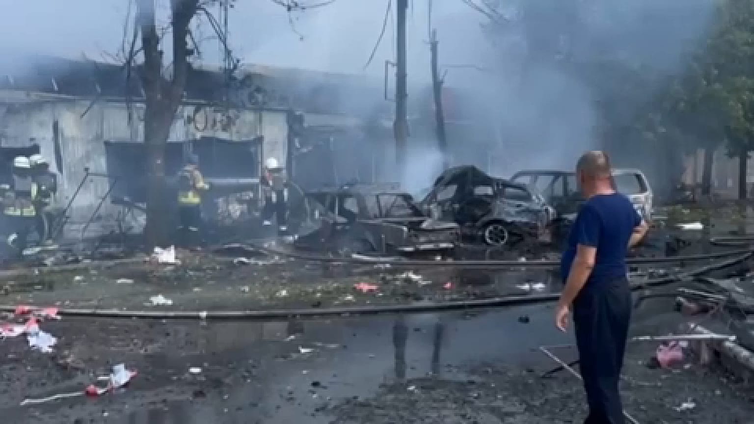 Aufräumarbeiten nach dem Angriff auf Kostjantyniwka