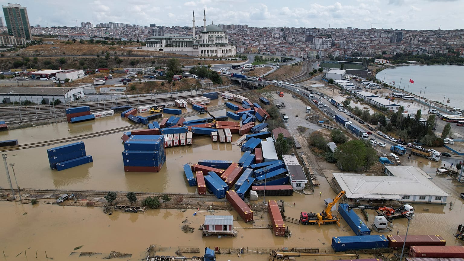 أمطار غزيرة تخلف 3 قتلى في بلغاريا