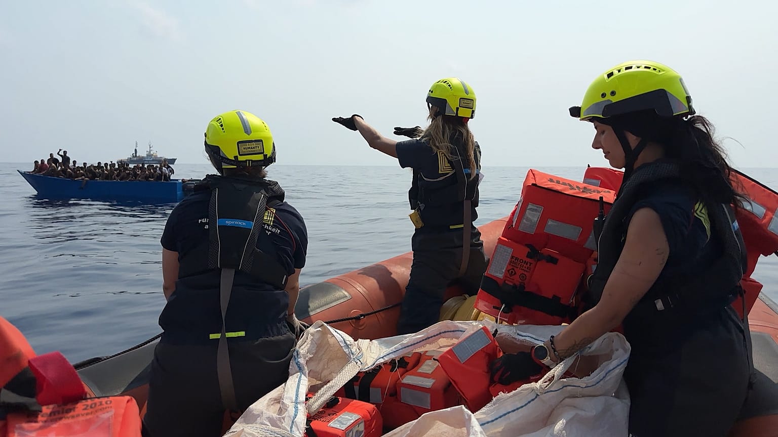 Sur la route des migrants en Méditerranée centrale : un sauvetage vu de l'intérieur