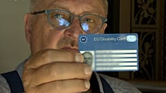 Бельгиец Пьер Гизелинк с Европейской картой инвалидности
