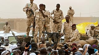  عناصر من قوات الدعم السريع في لقطة أرشيفية.