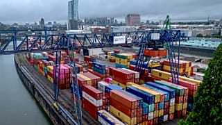 Eurozone goods exported and imported has continue to decrease 