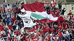 المشجعون اللبنانيون يهتفون لفريقهم خلال مجموعة كأس آسيا 2019